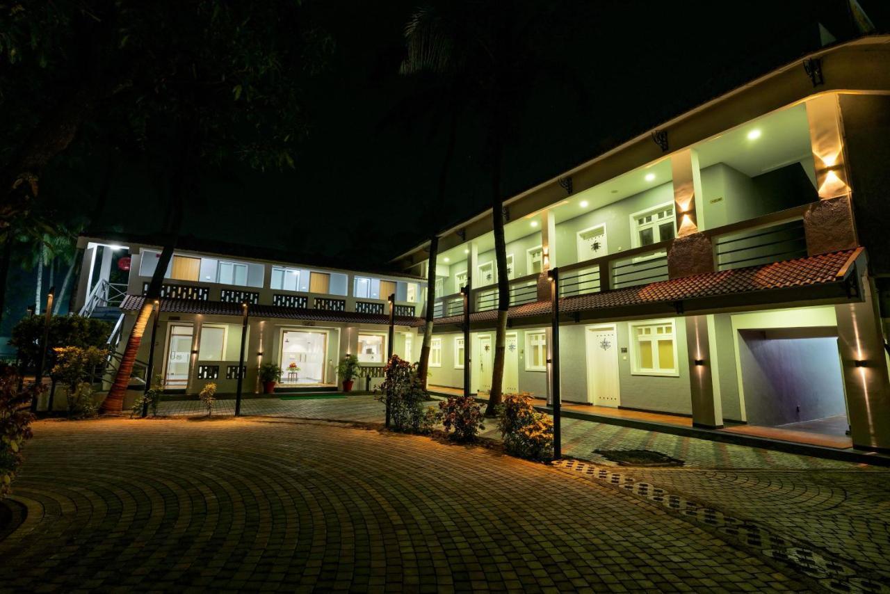 Gold Beach Villa Daman Kültér fotó