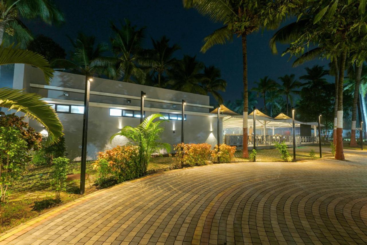 Gold Beach Villa Daman Kültér fotó