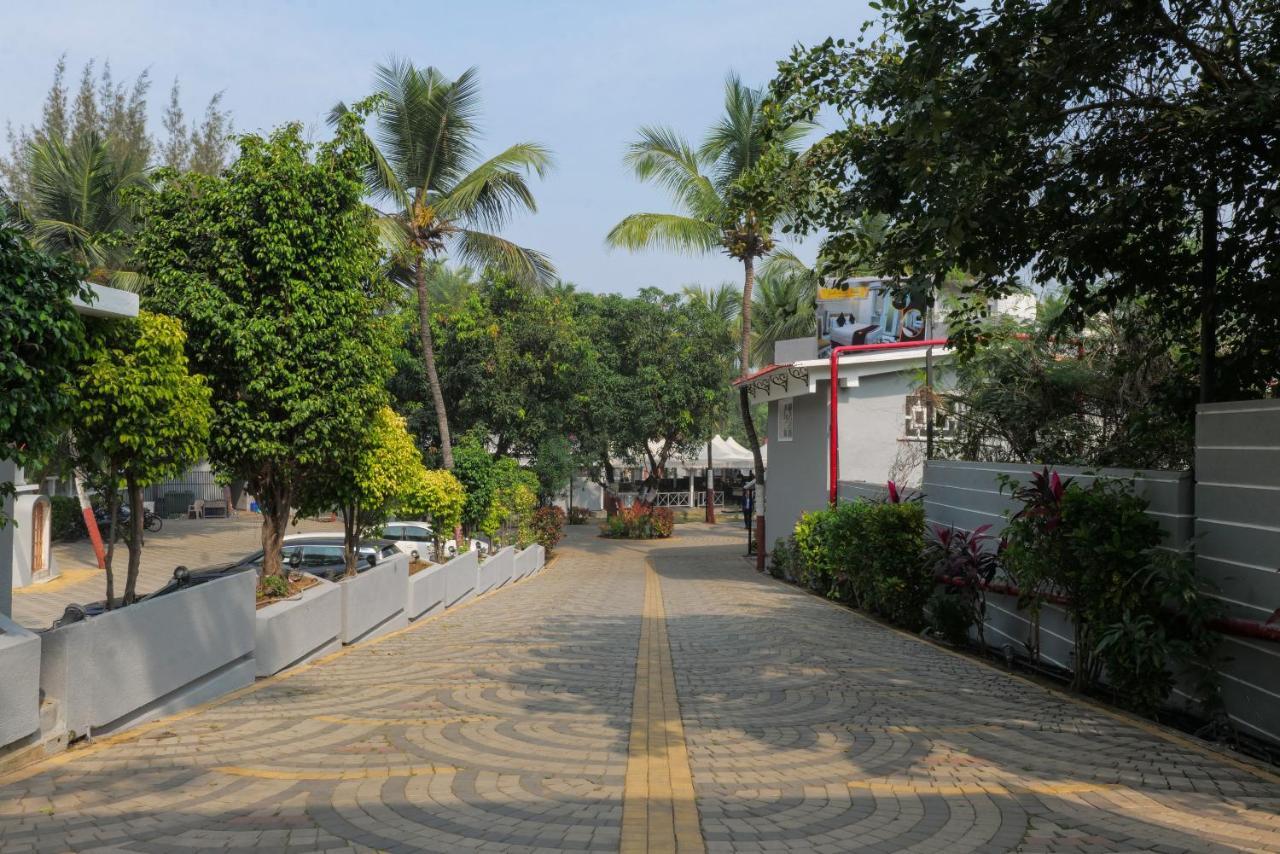 Gold Beach Villa Daman Kültér fotó