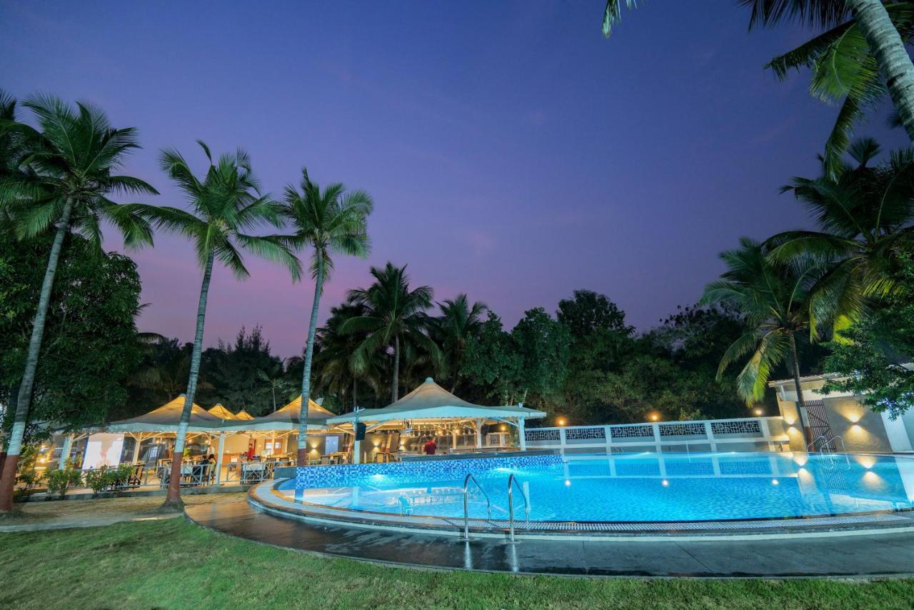 Gold Beach Villa Daman Kültér fotó